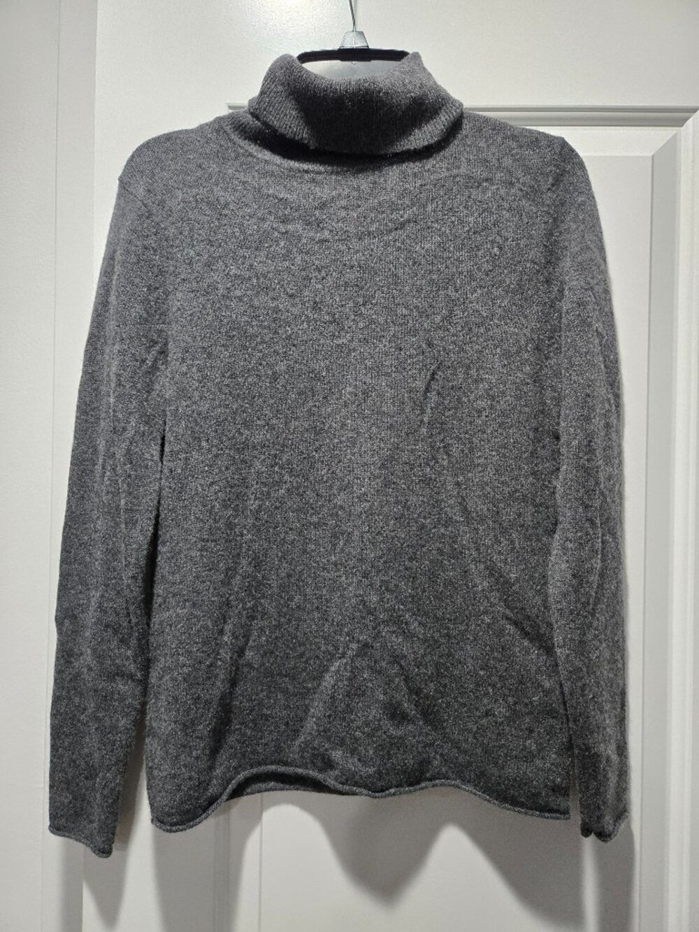 Magaschoni 100% Cashmere Gray Turtleneck Sweater M